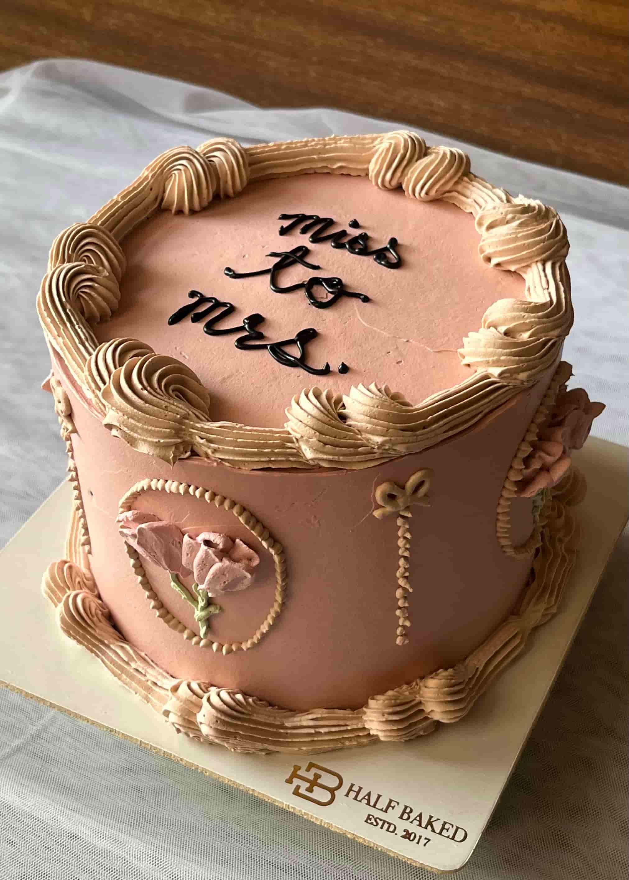 Order trending cakes online