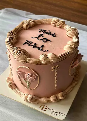 Order trending cakes online
